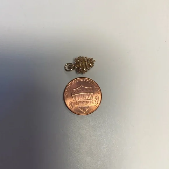 VINTAGE SOLID GOLD PINECONE CHARM - Picture 2 of 2